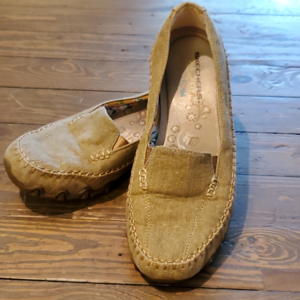 Sketchers khaki shoes